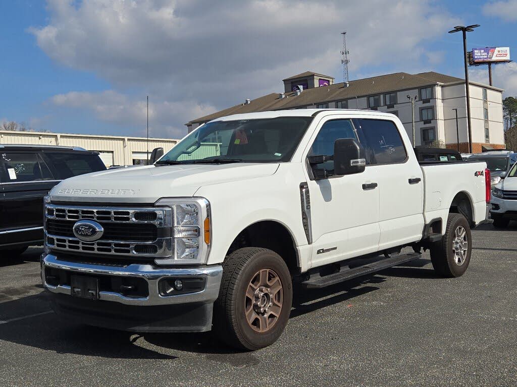2025 Ford F-250 Super Duty XLT Crew Cab 4WD