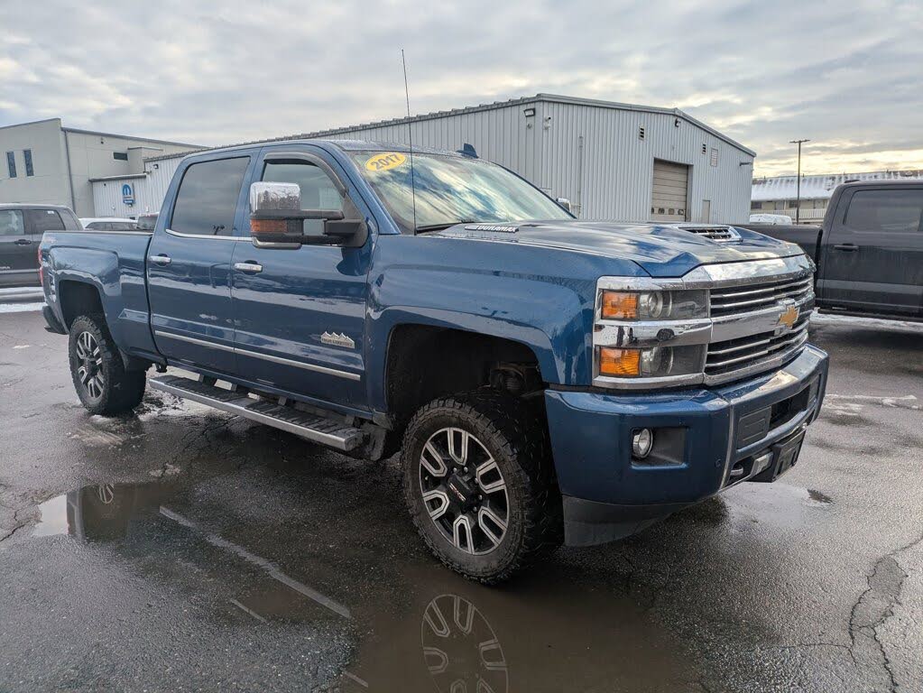 2017 Chevrolet Silverado 2500HD High Country Crew Cab 4WD