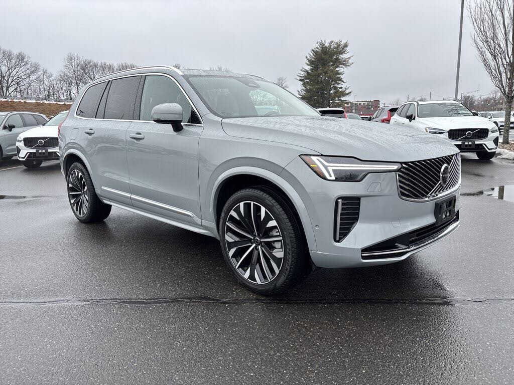 2025 Volvo XC90 B6 Plus Bright Theme 7-Passenger AWD