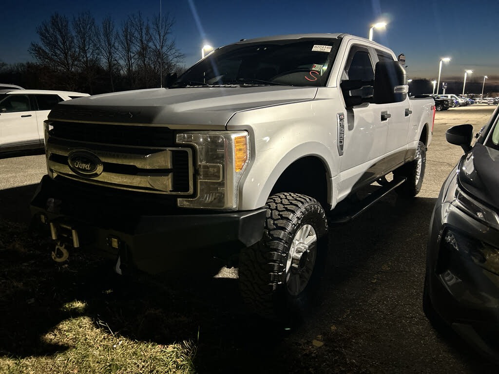 2017 Ford F-250 Super Duty XL Crew Cab 4WD