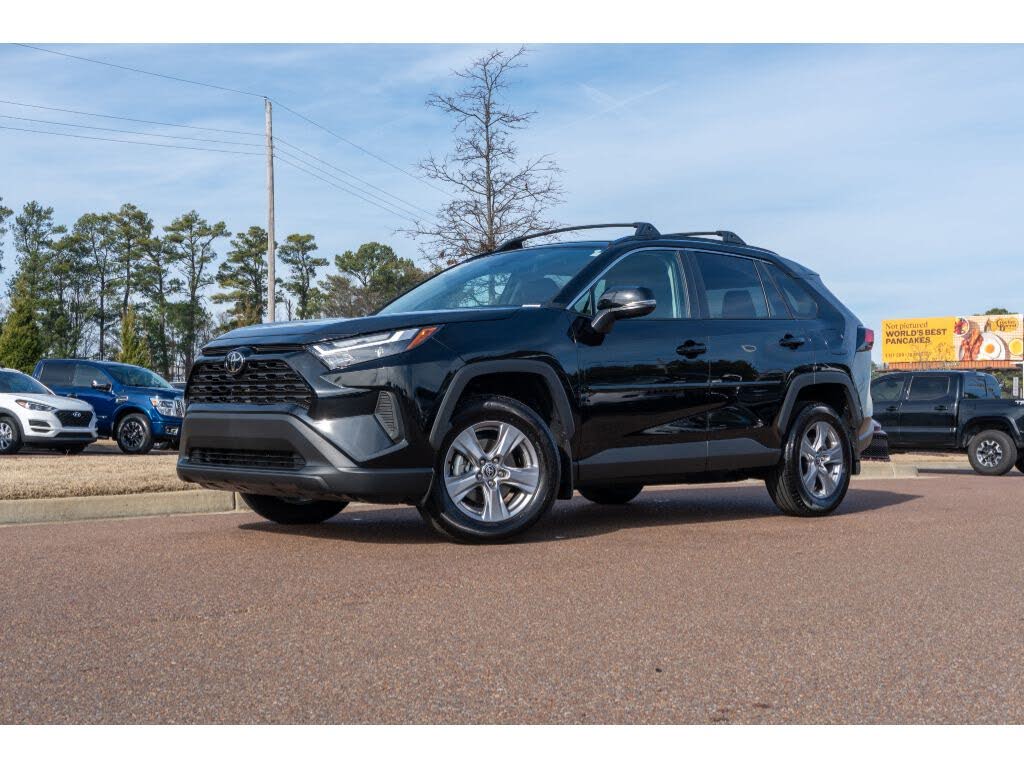 2025 Toyota RAV4 XLE FWD