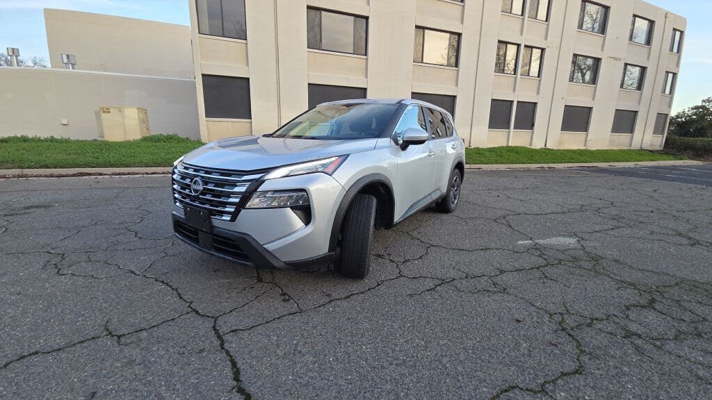 2025 Nissan Rogue SV FWD