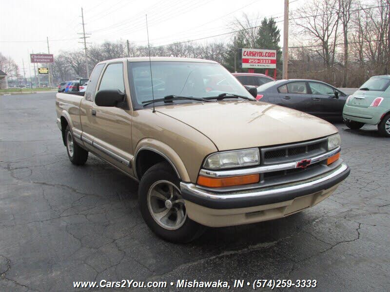 2000 Chevrolet S-10 LS Extended Cab RWD