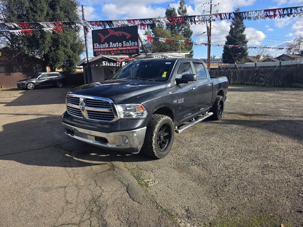 2017 RAM 1500 SLT Crew Cab 4WD