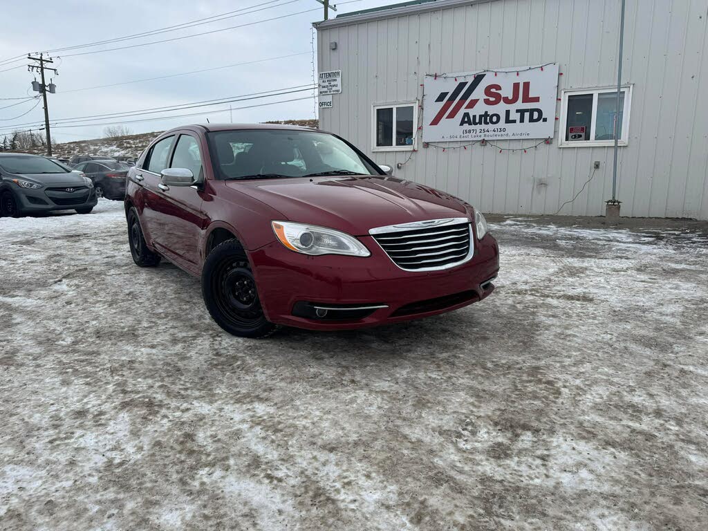 2012 Chrysler 200 Limited Sedan FWD
