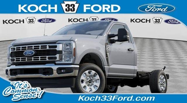 2025 Ford F-350 Super Duty Chassis XLT Regular Cab 4WD