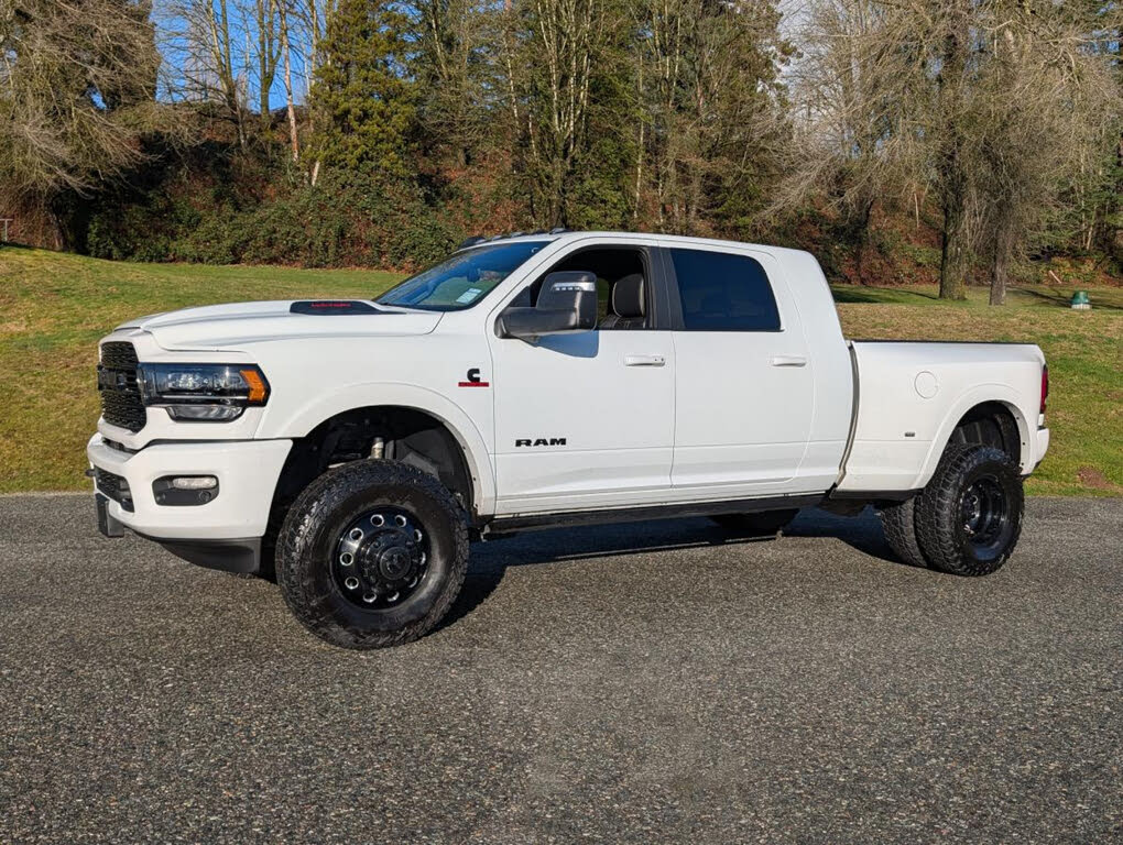 RAM 3500 Limited Mega Cab DRW 4WD 2024