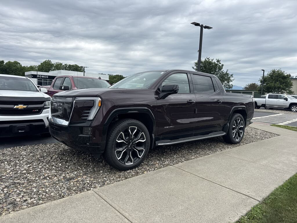 2025 GMC Sierra EV Denali Crew Cab (Max Range) e4WD