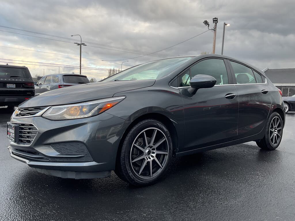 2017 Chevrolet Cruze LT Hatchback FWD
