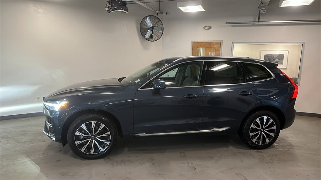 2023 Volvo XC60 B5 Plus Bright Theme AWD
