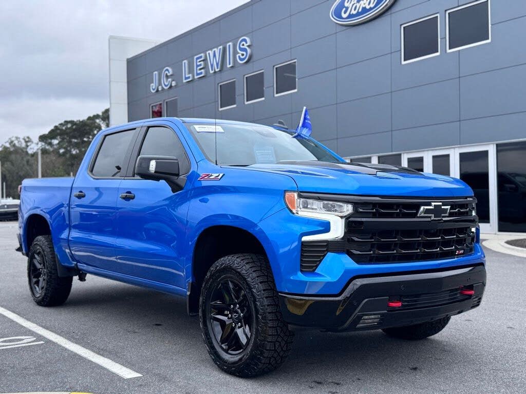 2025 Chevrolet Silverado 1500 LT Trail Boss Crew Cab 4WD