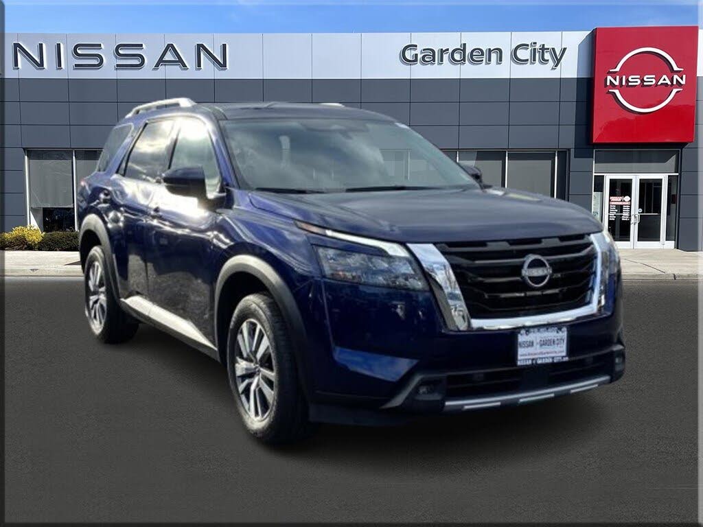 2025 Nissan Pathfinder SL 4WD