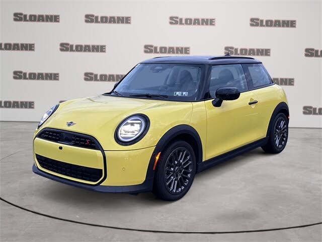 2025 MINI Cooper S Signature Trim 2-door Hatchback