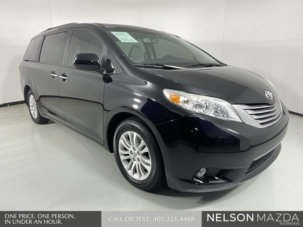 2016 Toyota Sienna XLE 7-Passenger Auto Access Seat
