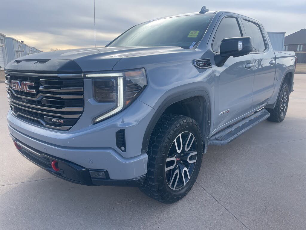 2025 GMC Sierra 1500 AT4 Crew Cab 4WD