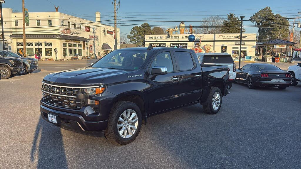 2022 Chevrolet Silverado 1500 Custom Crew Cab 4WD