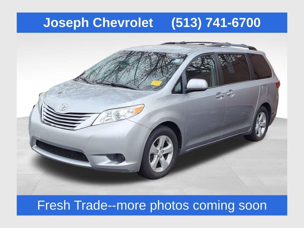 2015 Toyota Sienna LE 7-Passenger Auto Access Seat