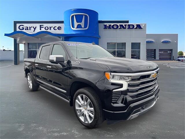 2023 Chevrolet Silverado 1500 High Country Crew Cab 4WD