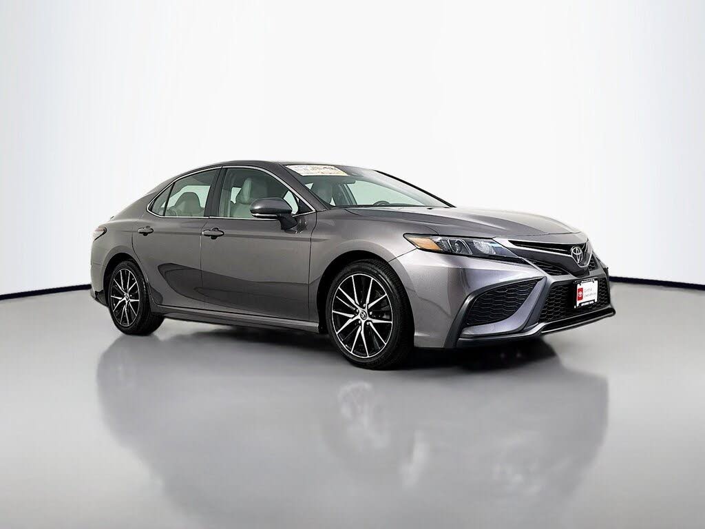 2024 Toyota Camry SE FWD