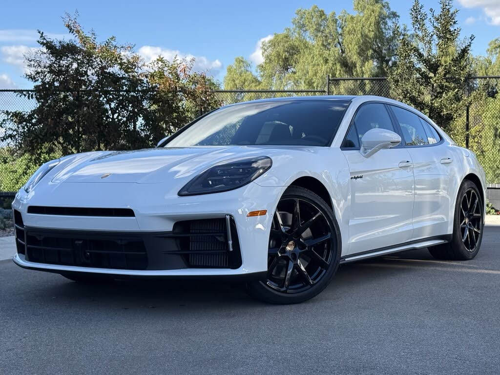2026 Porsche Panamera 4 AWD
