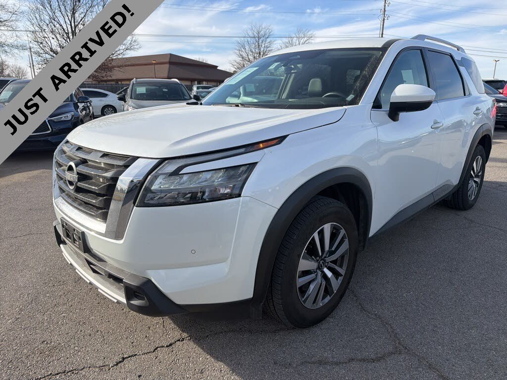 2025 Nissan Pathfinder SL 4WD