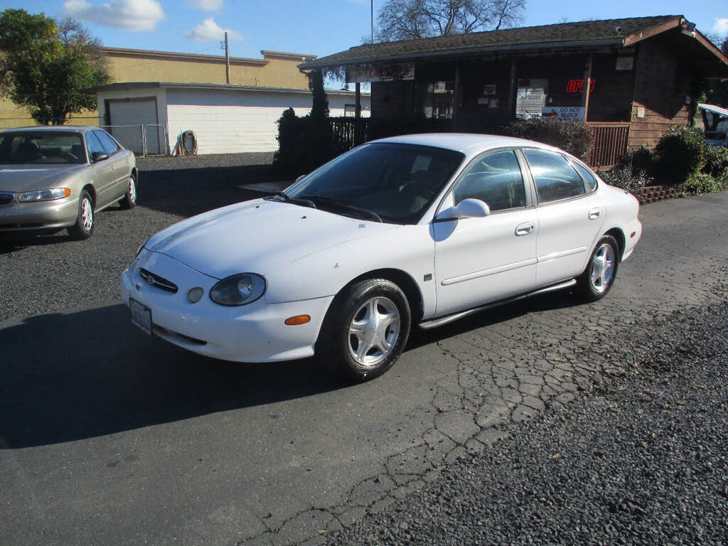 1999 Ford Taurus SE