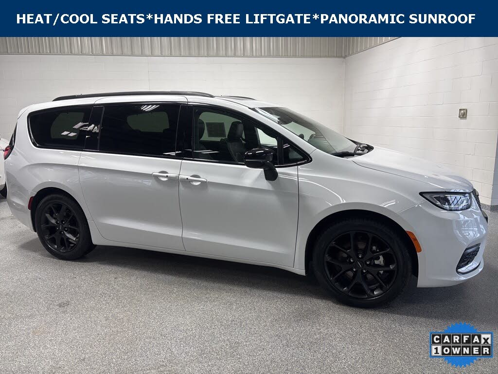 2025 Chrysler Pacifica Limited FWD