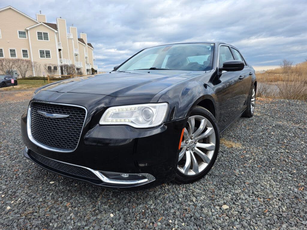 2018 Chrysler 300 Touring L RWD