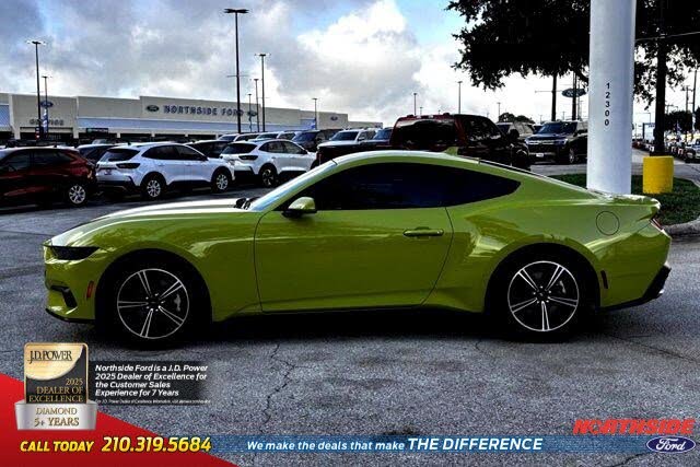 2025 Ford Mustang EcoBoost Fastback RWD