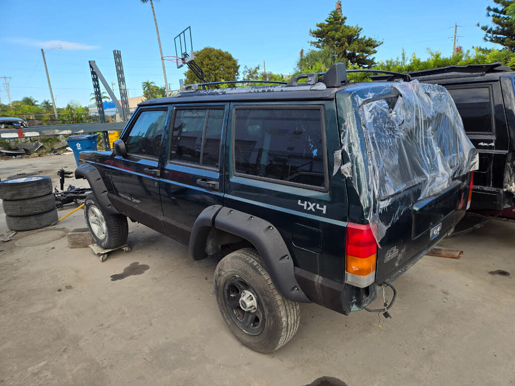 1999 Jeep Cherokee Sport 4-Door 4WD