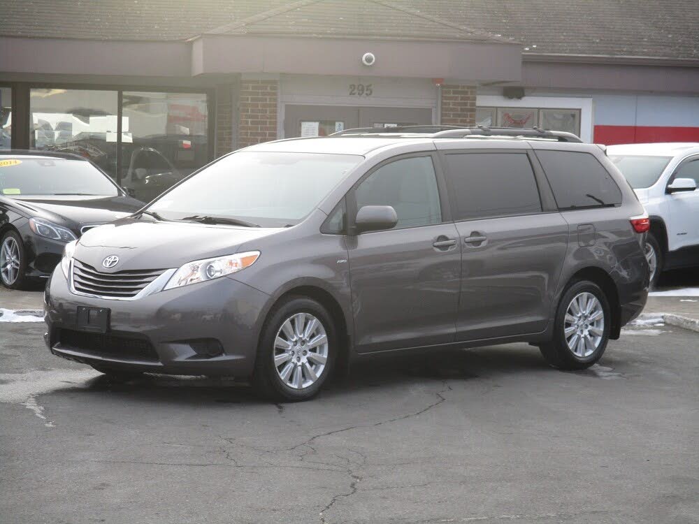 2017 Toyota Sienna LE 7-Passenger AWD