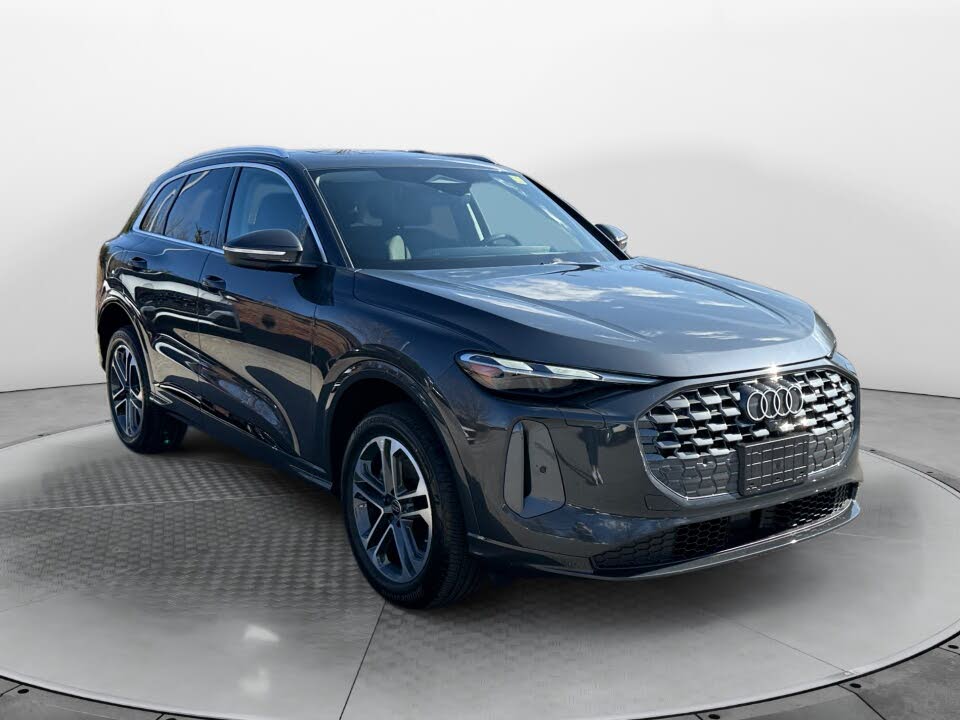 2025 Audi Q5 quattro Premium 40 TFSI