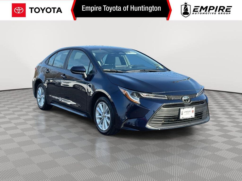 2025 Toyota Corolla LE FWD
