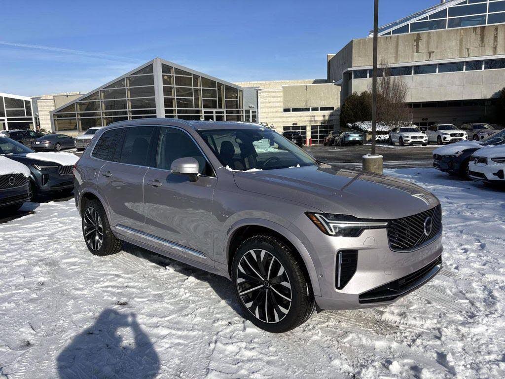 2026 Volvo XC90 B5 Plus 7-Passenger AWD