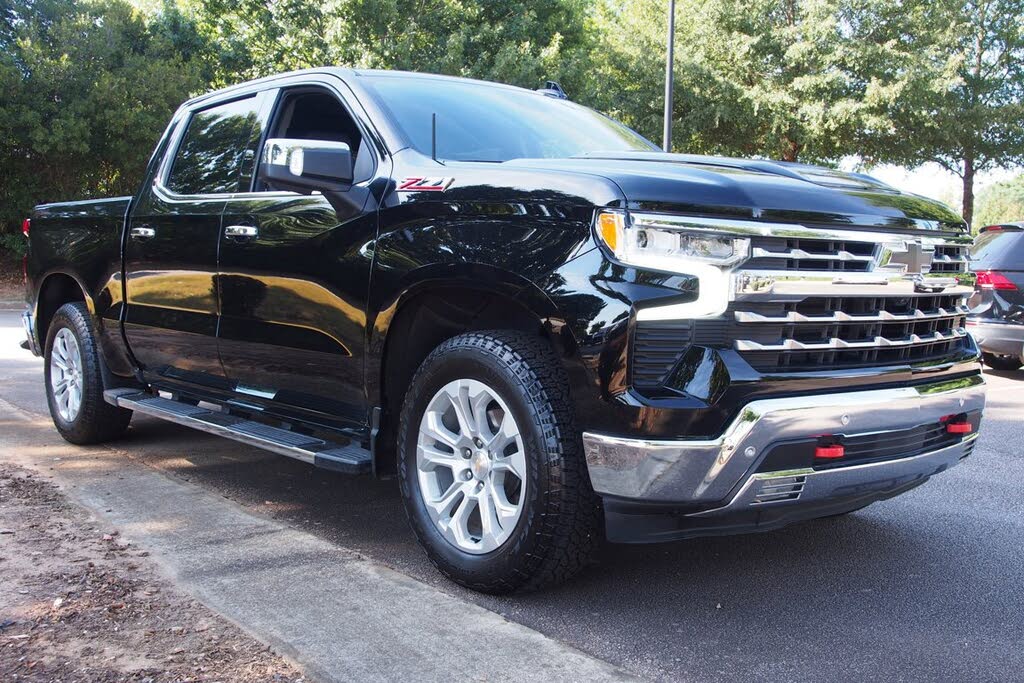 2025 Chevrolet Silverado 1500 LTZ Crew Cab 4WD