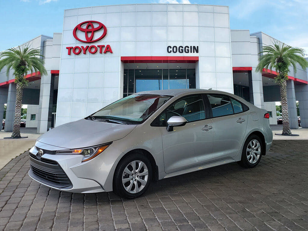 2025 Toyota Corolla LE FWD