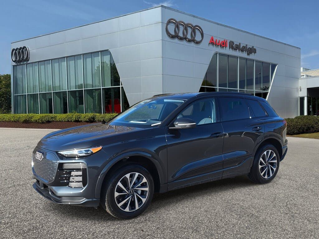 2025 Audi Q6 e-tron quattro Premium