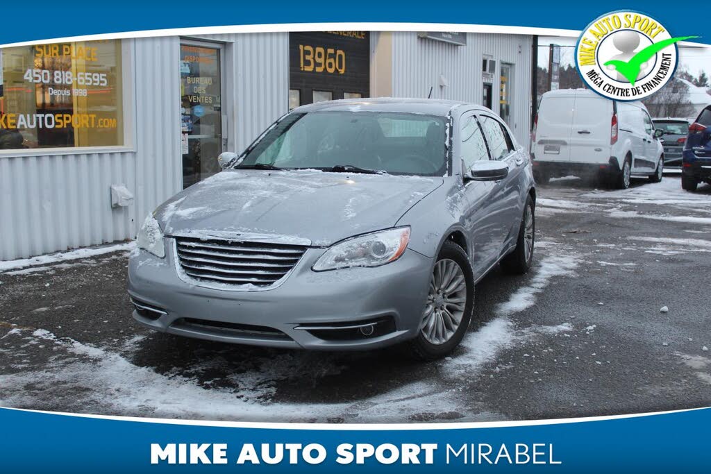 2013 Chrysler 200 Limited Sedan FWD