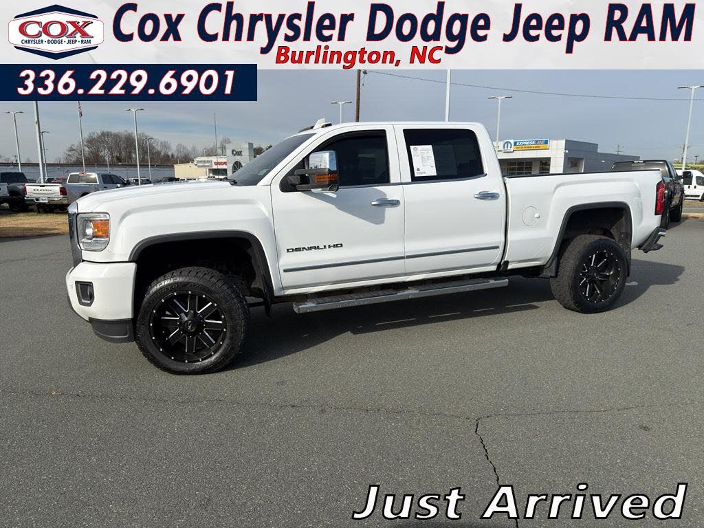 2015 GMC Sierra 2500HD Denali Crew Cab SB 4WD