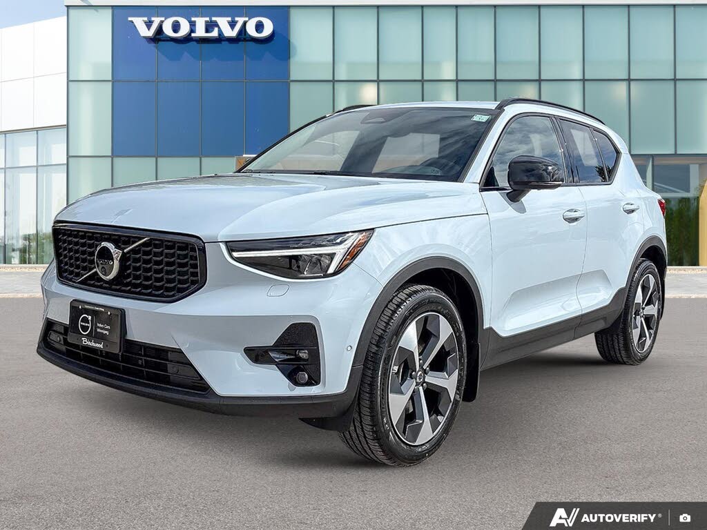 Volvo XC40 B5 Plus AWD 2026