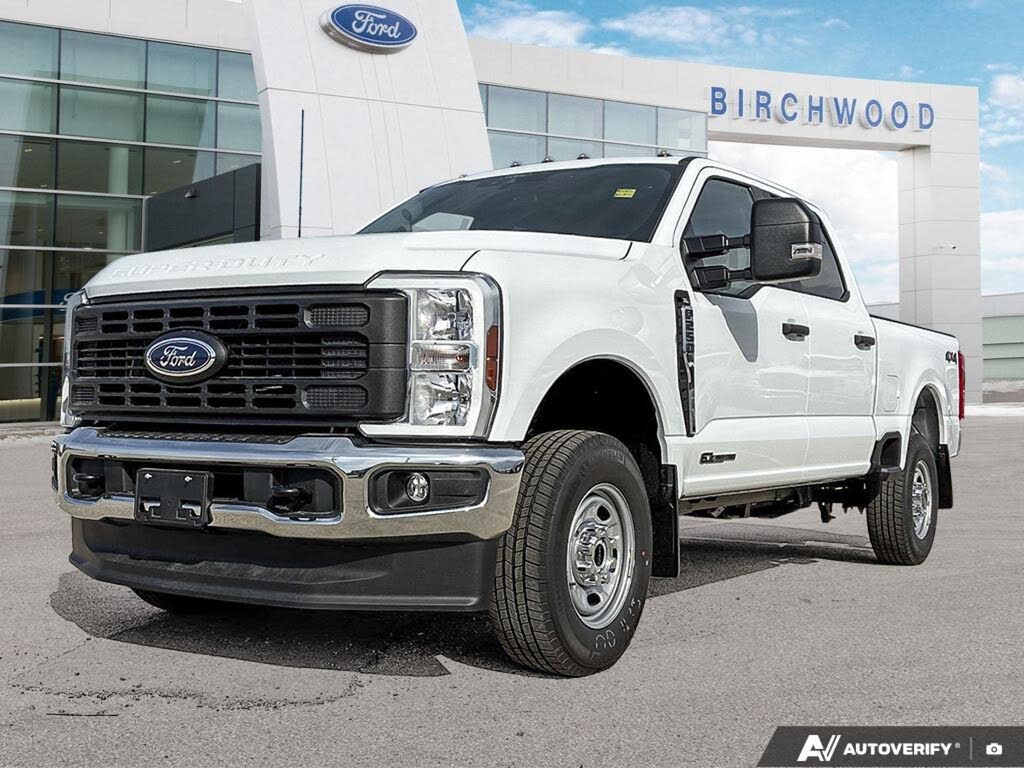 Ford F-250 Super Duty XL Crew Cab 4WD 2026
