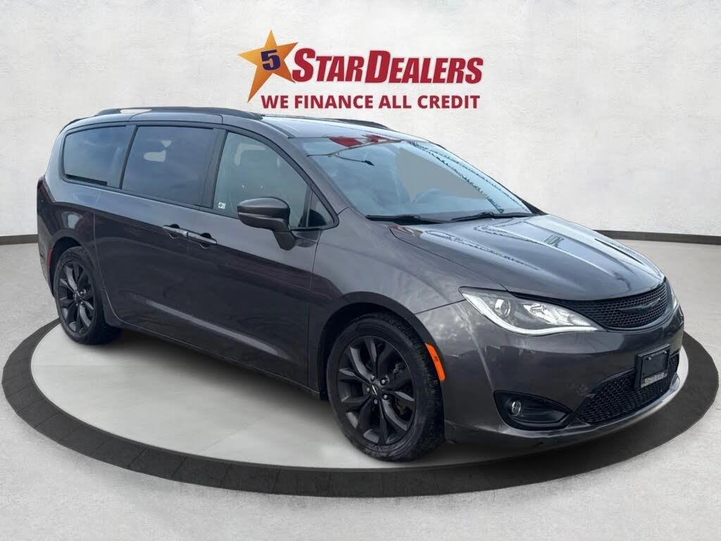 2019 Chrysler Pacifica Limited FWD