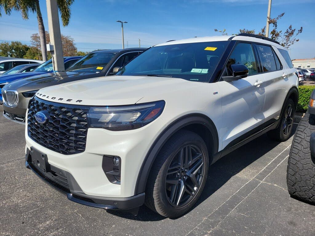 2025 Ford Explorer ST-Line AWD