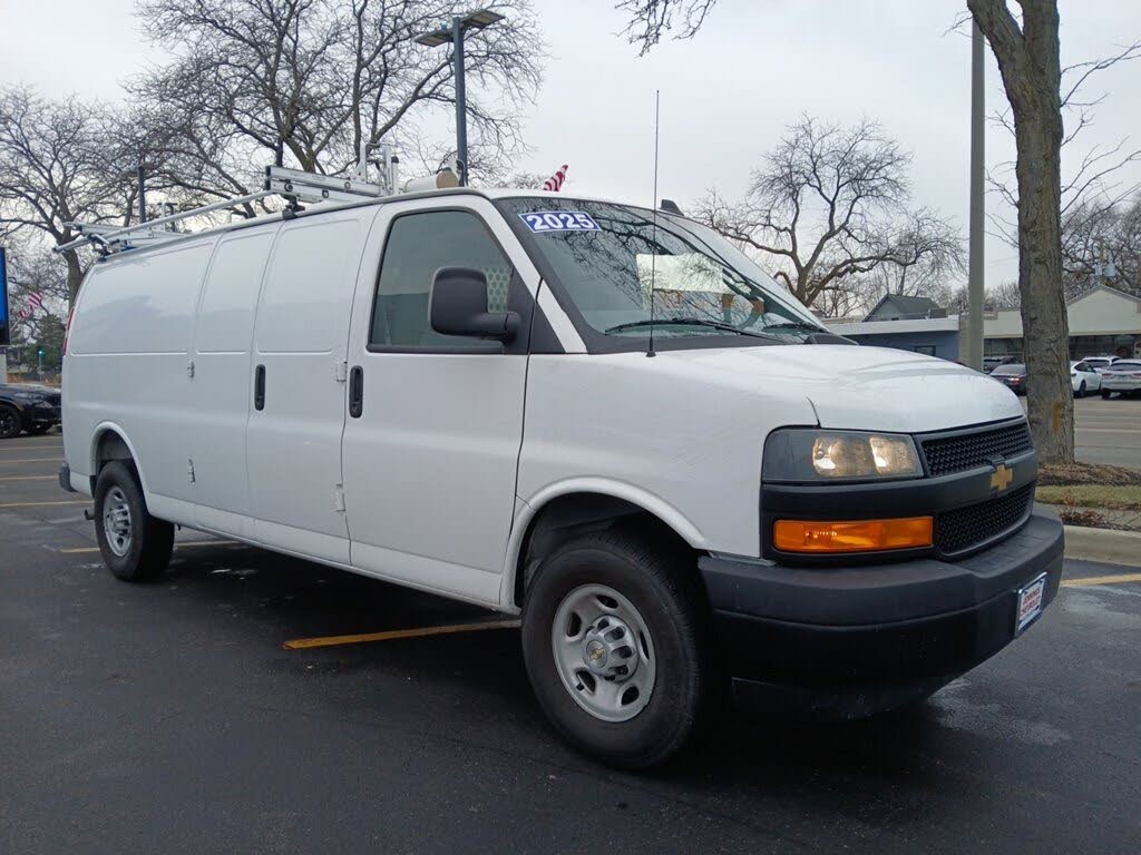 2025 Chevrolet Express Cargo 2500 RWD