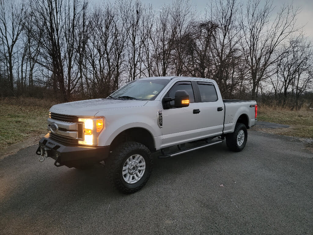 2017 Ford F-250 Super Duty XL Crew Cab 4WD