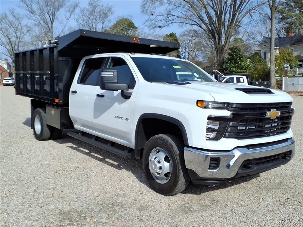 2026 Chevrolet Silverado 3500HD Chassis Work Truck Crew Cab 4WD