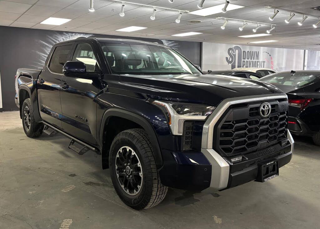 Toyota Tundra SR CrewMax Cab 4WD 2024