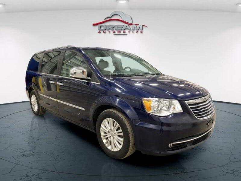 2014 Chrysler Town & Country Limited FWD