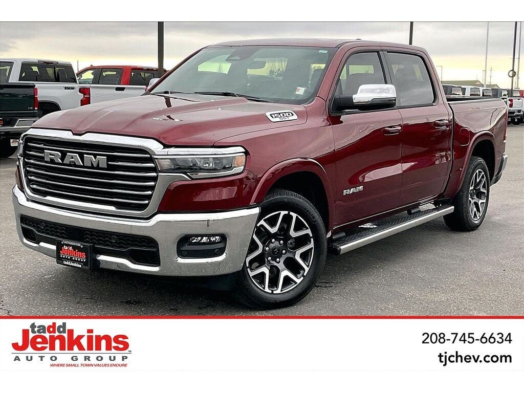 2025 RAM 1500 Laramie Crew Cab 4WD