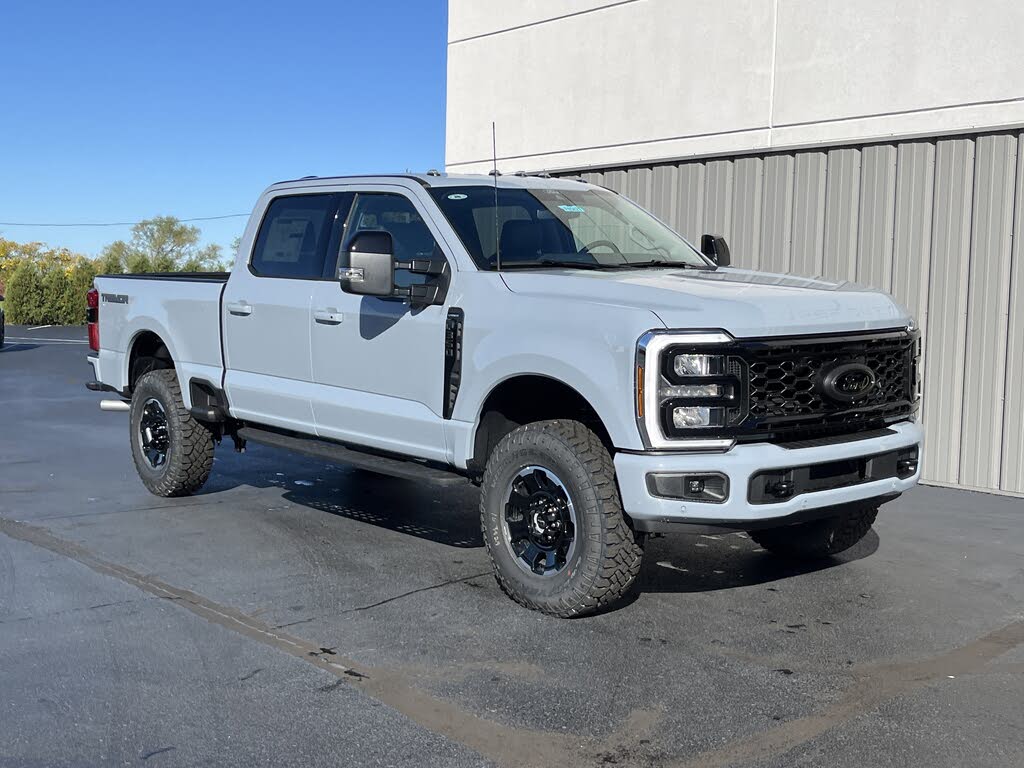 2026 Ford F-350 Super Duty Lariat Crew Cab 4WD